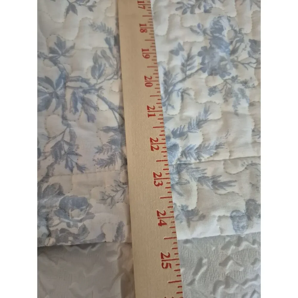 💥 Pair LAURA ASHLEY Blue/White Floral Pillow Shams Cottage Core STANDARD